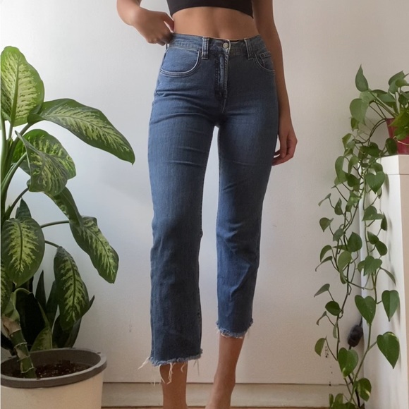 Denim - Vintage mid rise raw hem jeans